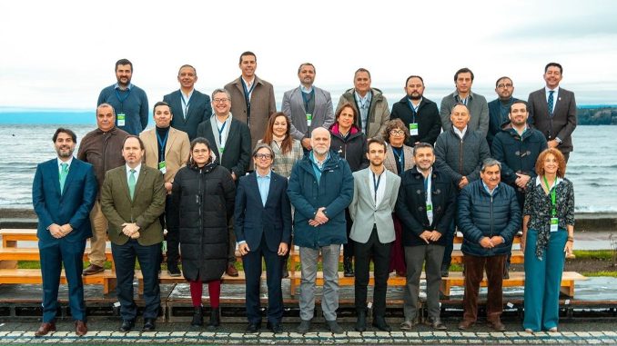 Arica. Alcalde Espíndola firma declaración que suma Arica a la red de BiodiverCiudades de Latinoamérica